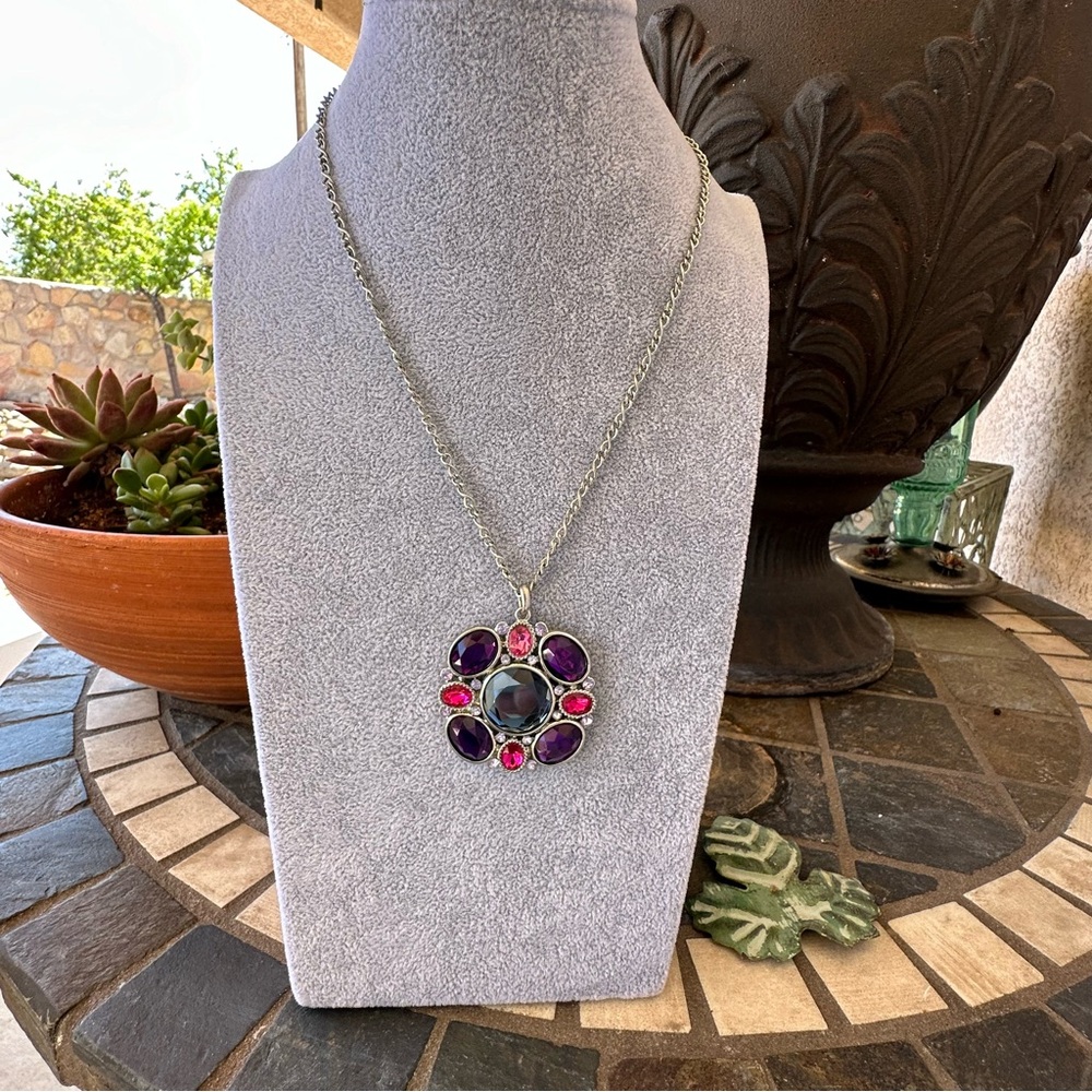 Vintage - Pendant Necklace - Jeweled Sets in Purple, Lavender, Raspberry & Smoke - Picture 4 of 5